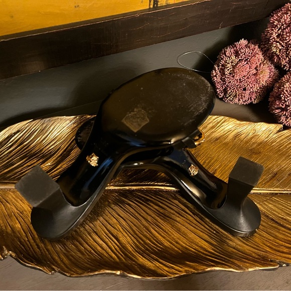 VERSACE MEDUSA CHAIN SANDALS WORN 2 times. - Picture 7 of 11